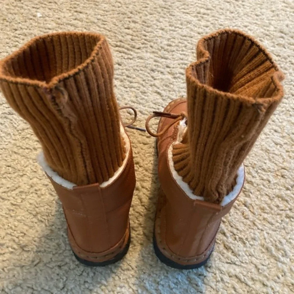 Tan Faux Leather Lace Up Ankle Boots with Ribbed Knit‎ Sock Cuff size 5 Lining